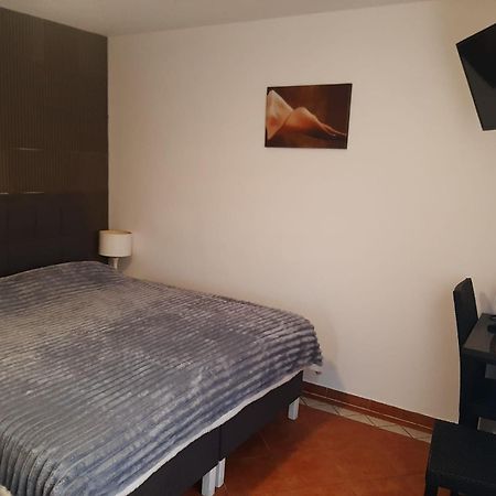 Rooms Lutra Bilje Екстериор снимка
