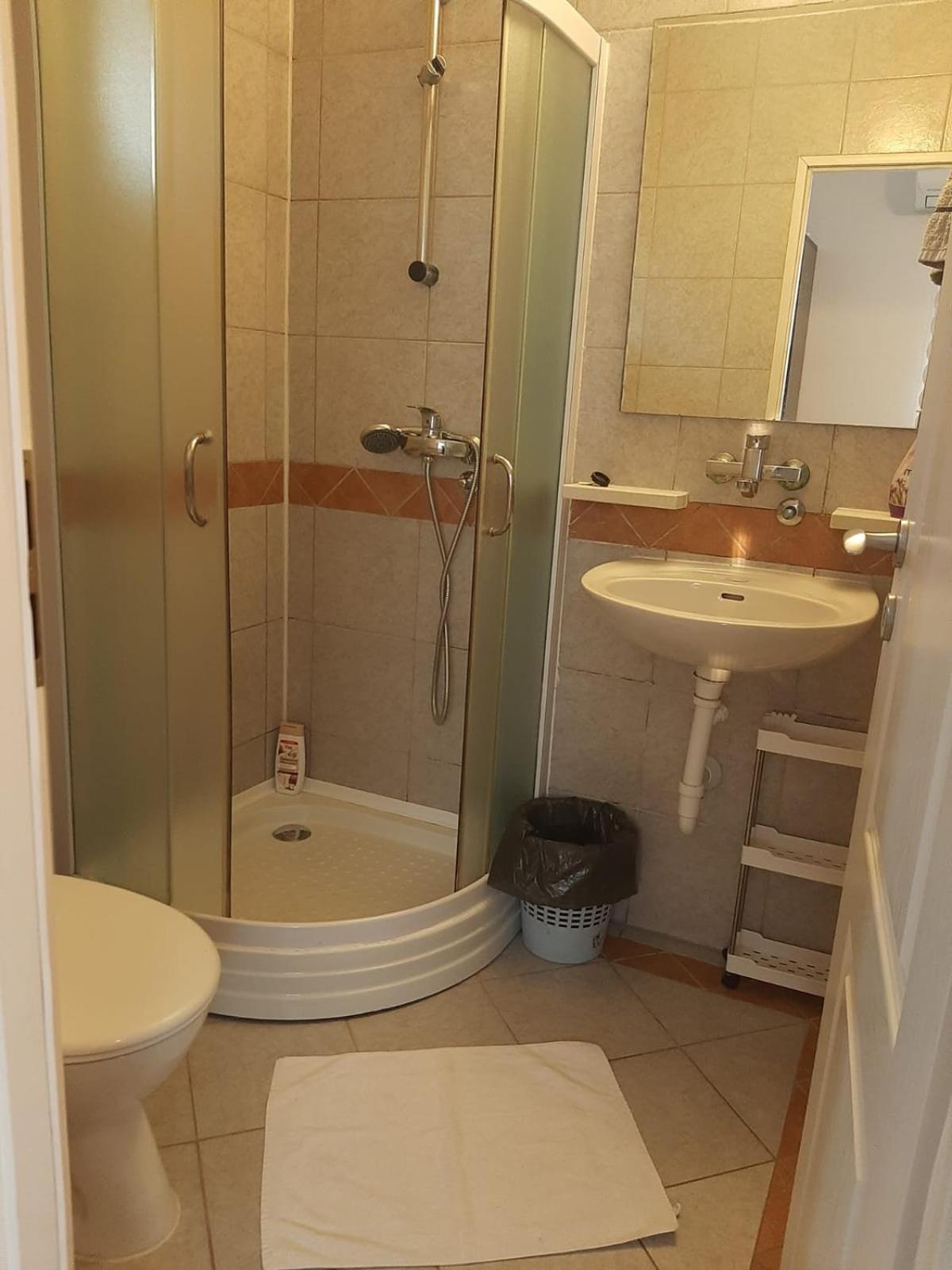 Rooms Lutra Bilje Екстериор снимка